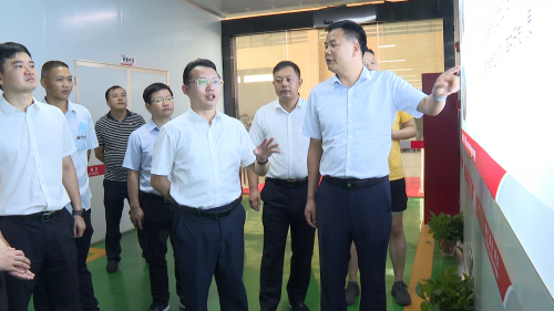 邱伟督导重点项目建设