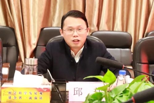 区委副书记邱伟到安源镇督导全国"两会"期间信访稳定工作