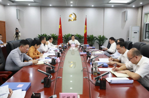 区委十一届一百三十六次常委会议召开